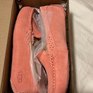Ugg Ansley Slippers Pink Size 6 (runs large) /Eu 37. New in Box.